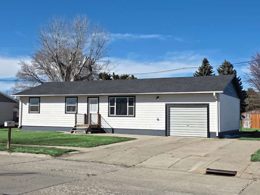 712 West Candice Street, Valentine, NE 69201